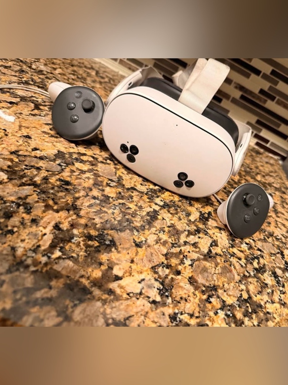 Meta Quest 2 White VR Headset with Controllers